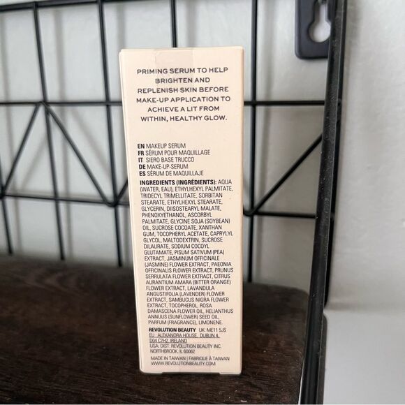 Revolution Skin Bright Brightening Makeup Serum Vitamin C Orange Blossom - Picture 3 of 3